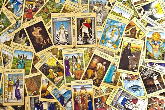 Bói bài Tarot thứ 5 ngày 9/12/2021: Từ bỏ tình yêu đang tan vỡ