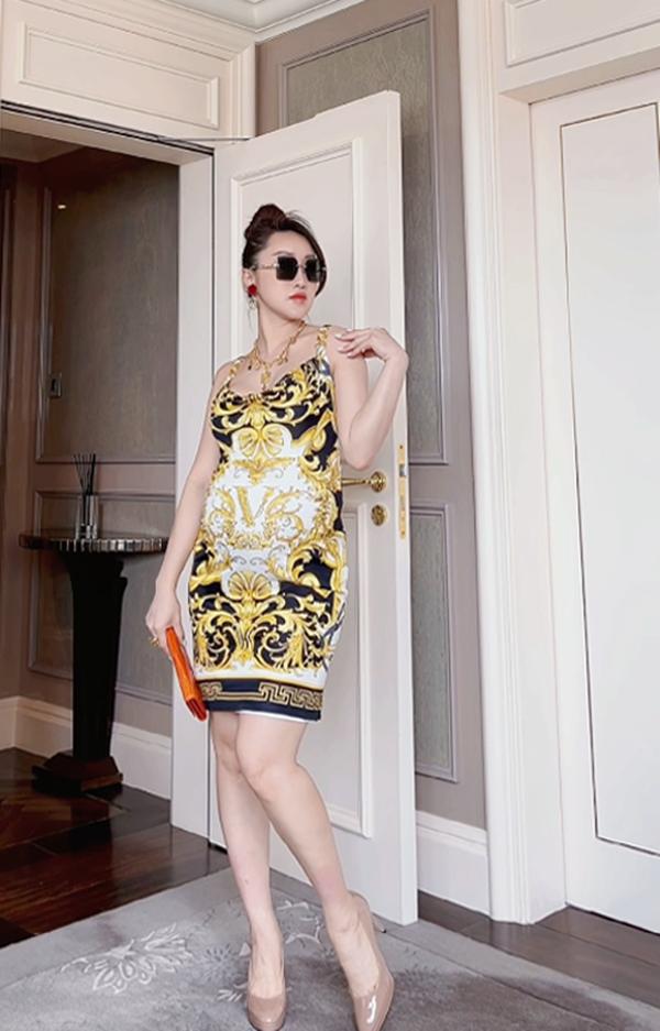 Bà xã Chi Bảo gây sốt vì bầu 8 tháng vẫn phối đồ cực trẻ trung, năng động-7