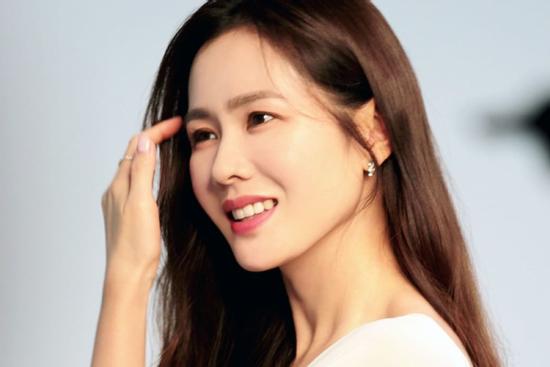 Khuôn mặt xuất hiện 8 dấu hiệu báo hiệu vận may đang ùn ùn kéo đến