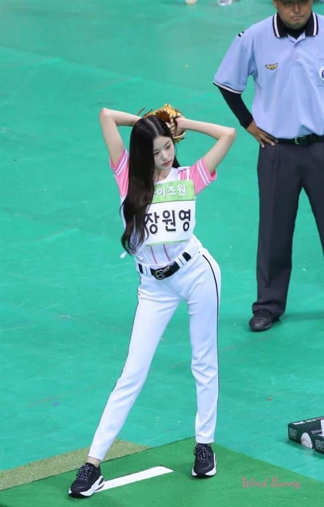 Mỹ nhân 17 tuổi xứ Hàn đau đầu vì chân dài, phải kéo ngắn-5