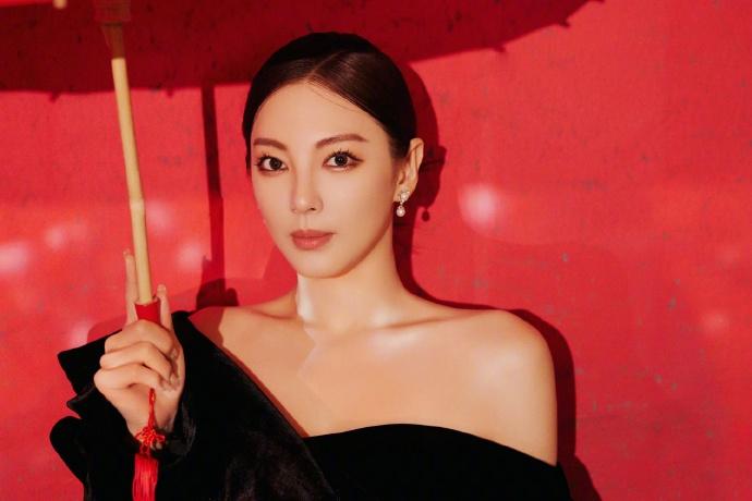 Trương Vũ Kỳ phũ tình trẻ, vội đòi quà sau chia tay-6