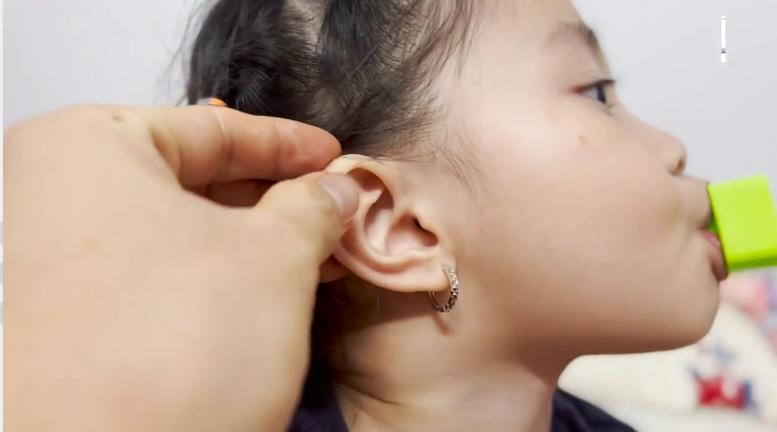 Tình trạng con gái Lê Dương Bảo Lâm sau ca mổ lần 2-7