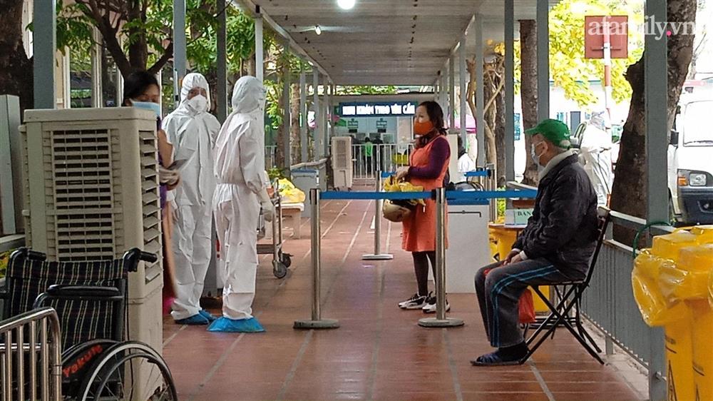 Nhiều người ngỡ ngàng, đến bệnh viện khám mới biết mình là F0-1