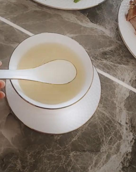 Việt Hương làm giỗ đầu cho Chí Tài, hé lộ chuyện khiến chị gái cô hối hận-3