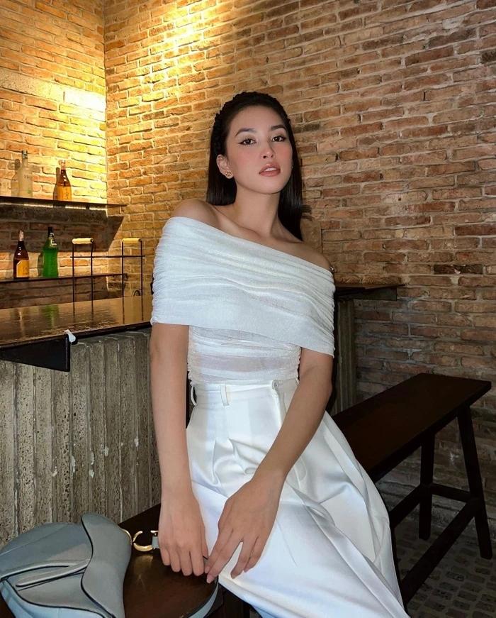 Tiểu Vy đụng độ Kỳ Duyên, một set đồ 2 số phận khác biệt-4