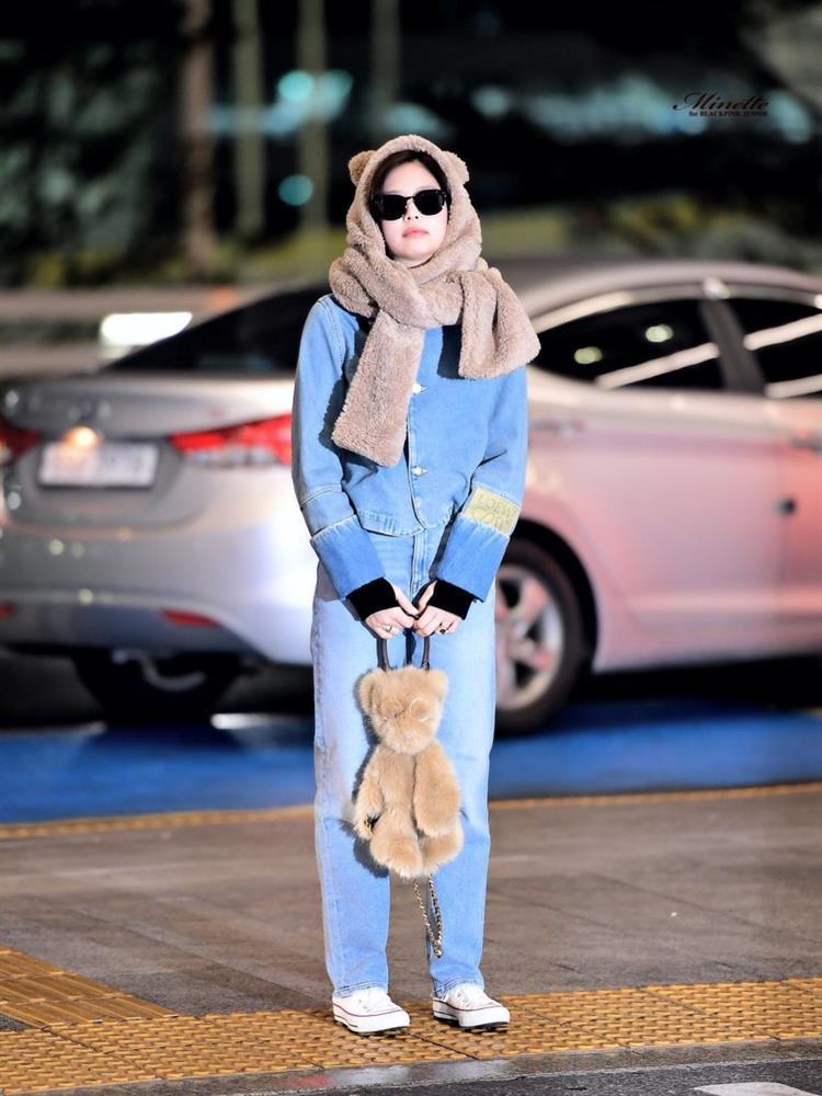 Đụng hàng với Jennie, Địch Lệ Nhiệt Ba bị soi da lão hóa-2