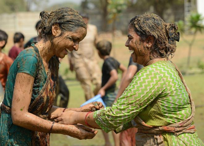 Lễ hội ném phân bò kỳ lạ ở Ấn Độ-2