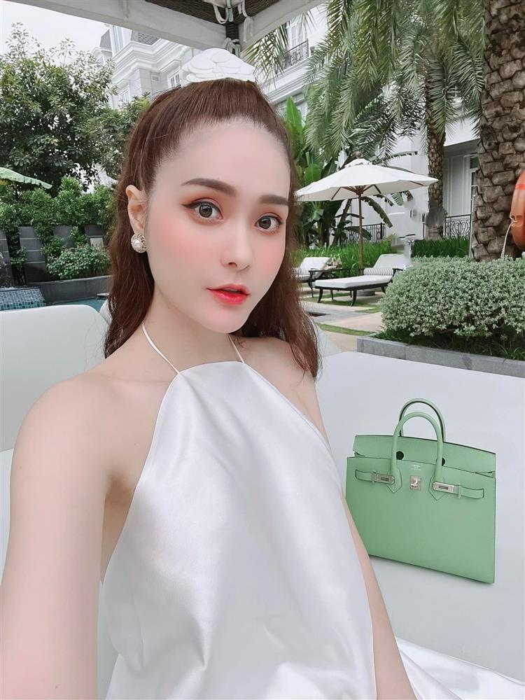 Đoàn Di Băng kỷ niệm ngày cưới sặc mùi tiền với anh xã đại gia-2