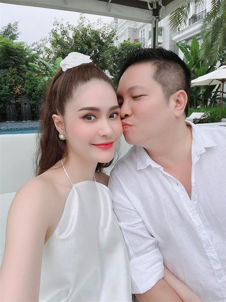 Đoàn Di Băng kỷ niệm ngày cưới sặc mùi tiền với anh xã đại gia-3