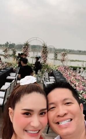 Đoàn Di Băng kỷ niệm ngày cưới sặc mùi tiền với anh xã đại gia-8