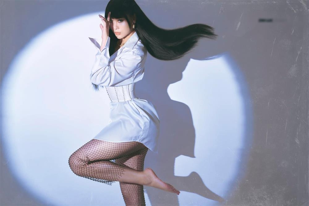 Phương Oanh ma mị như Phạm Băng Băng với mốt không quần-1