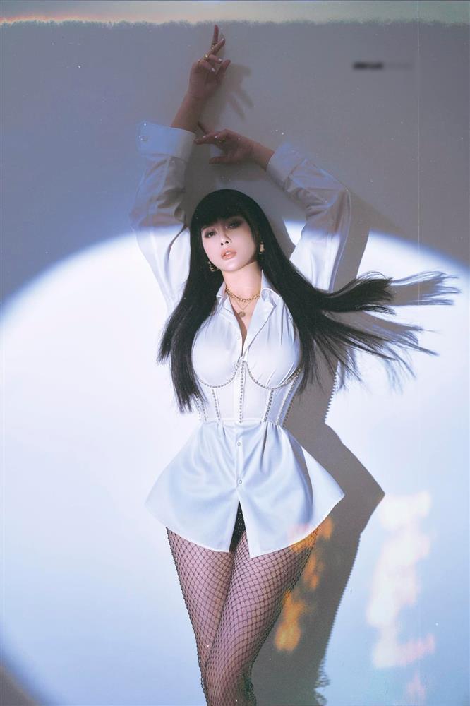 Phương Oanh ma mị như Phạm Băng Băng với mốt không quần-2