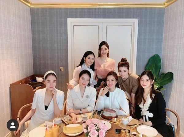 Đỗ Mỹ Linh hội ngộ chị em nhưng 3 chiếc túi Hermès chiếm sóng!-10