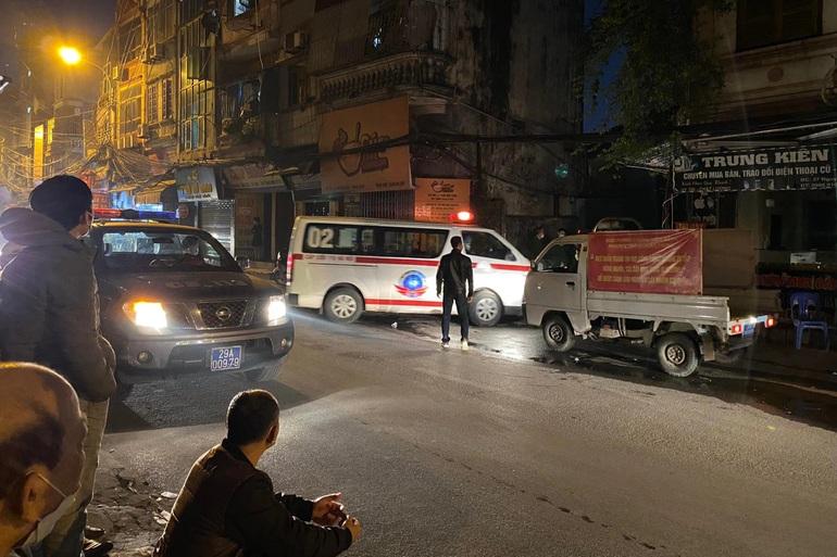 Hà Nội: Cháy khu tập thể, người đàn ông tử vong trong nhà khóa cửa-2