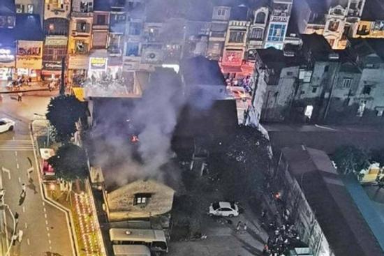 Hà Nội: Cháy khu tập thể, người đàn ông tử vong trong nhà khóa cửa