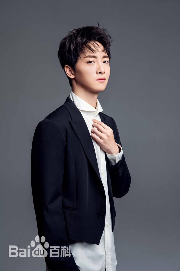 Nam thần Trần Tình Lệnh hát tiếng Việt khiến fan muốn gục ngã-4