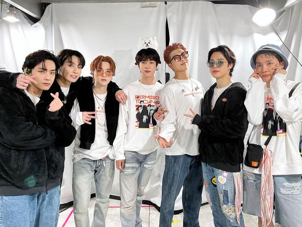 Công ty BTS xóa fancam nhưng để lại video độc hại khiến fan nổi đóa-1