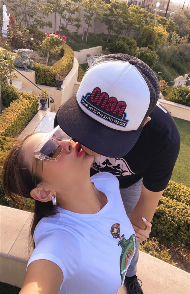 Võ Hoàng Yến khóc nấc khi phải xa bạn trai bí ẩn ở Mỹ-3