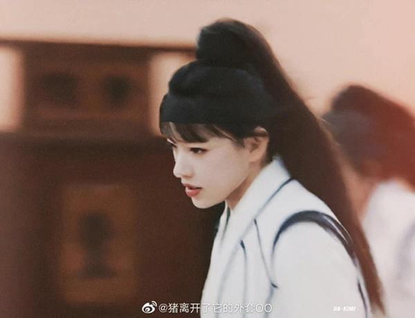 Lại có mỹ nữ giả trai tệ đến cạn lời nhưng không ăn mắng bằng Cúc Tịnh Y-5