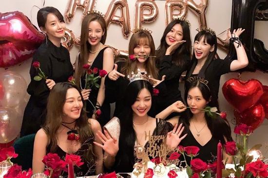 SM Entertainment 'lộ hint' SNSD sắp comeback, có thể là 'một cú lừa'?