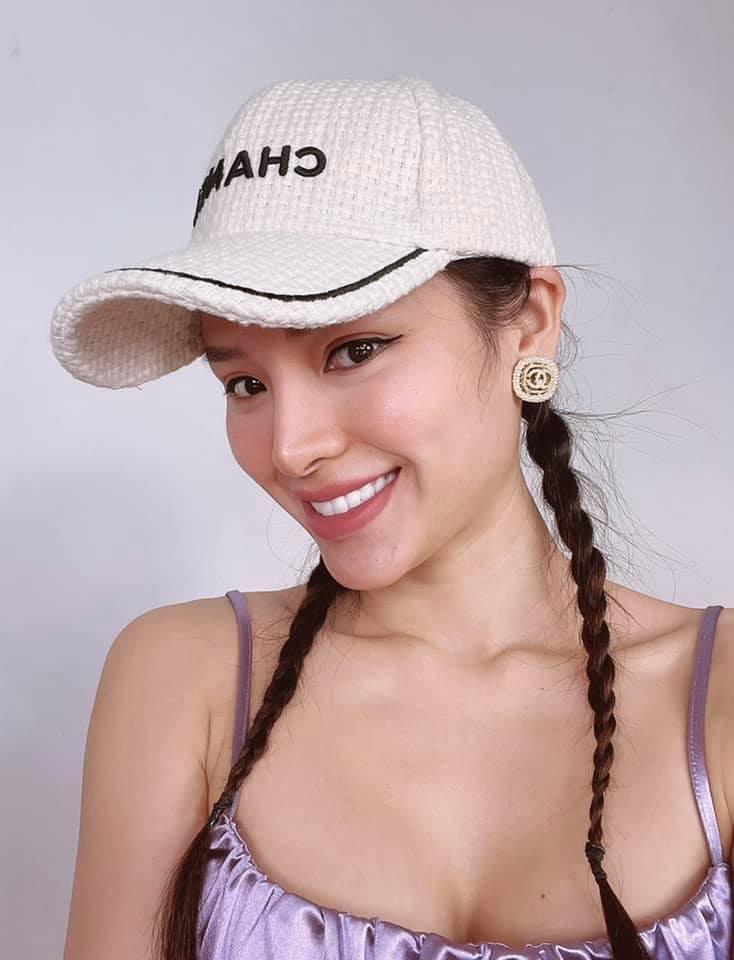 Facebook 1,2 triệu follower của 1 sao nữ Vbiz bị đổi tên khó đỡ-6