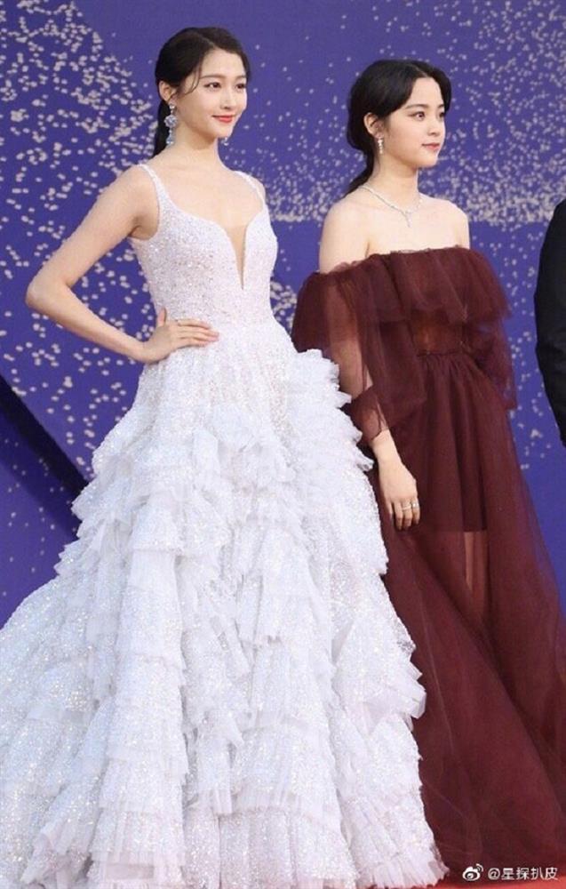 Quan Hiểu Đồng đọ sắc dàn mỹ nhân Cbiz, thua là chính?-10