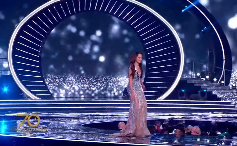 Bán kết Miss Universe 2021: Người xém ngã, người sấp mặt-6