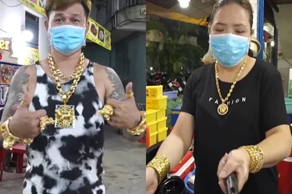 Thanh niên 22 tuổi đeo 70 cây vàng đứng bán lẩu bình dân ở TP.HCM: Như dát 2 căn chung cư lên người-4