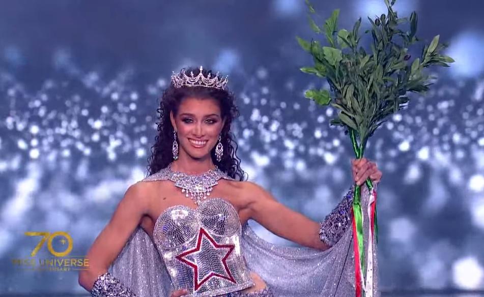 Kim Duyên diễn quốc phục xuất sắc tại Miss Universe 2021-15