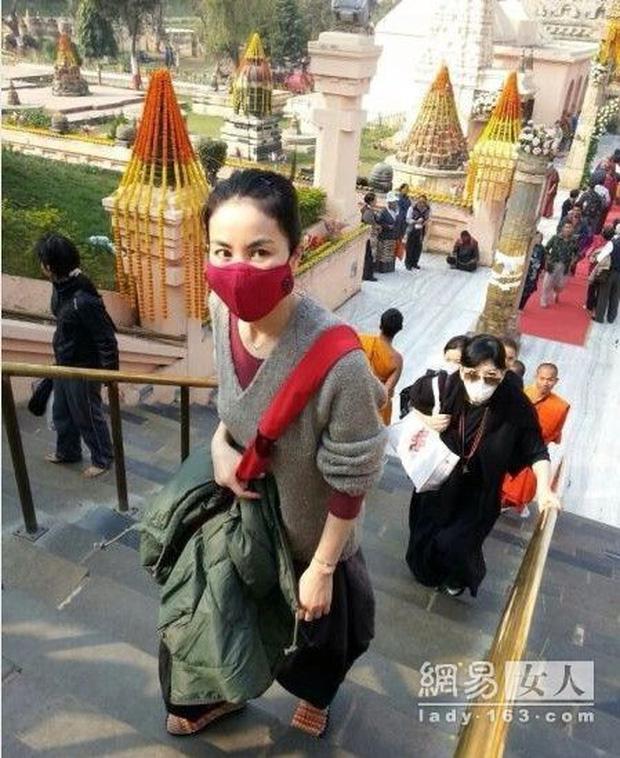 Biết tin Tạ Đình Phong ung thư, Vương Phi vội vã làm ngay việc này-2