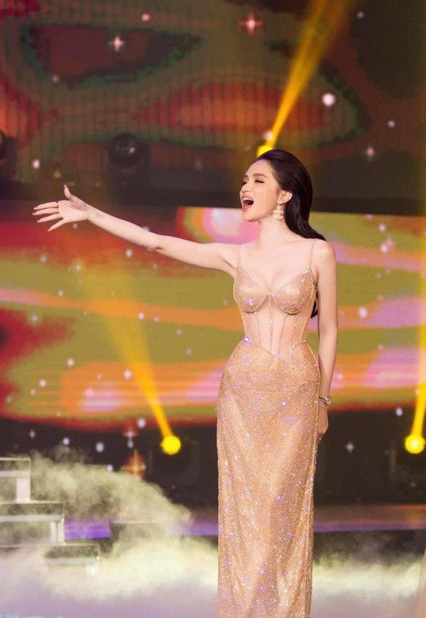 Kim Duyên bạo tay cắt váy Hương Giang để đi thi Miss Universe-4
