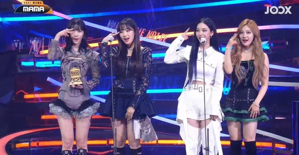 MAMA 2021: BTS all kill daesang, TWICE gây tranh cãi với giải Nhóm nữ xuất sắc nhất-5