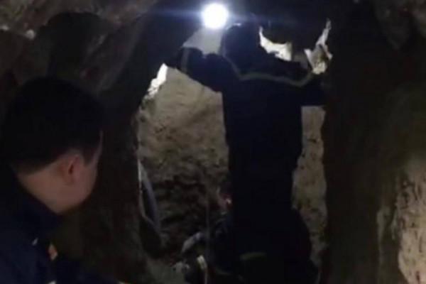Gần 100 người tìm kiếm 2 nạn nhân mất tích khi đào vàng ở Bắc Kạn-2