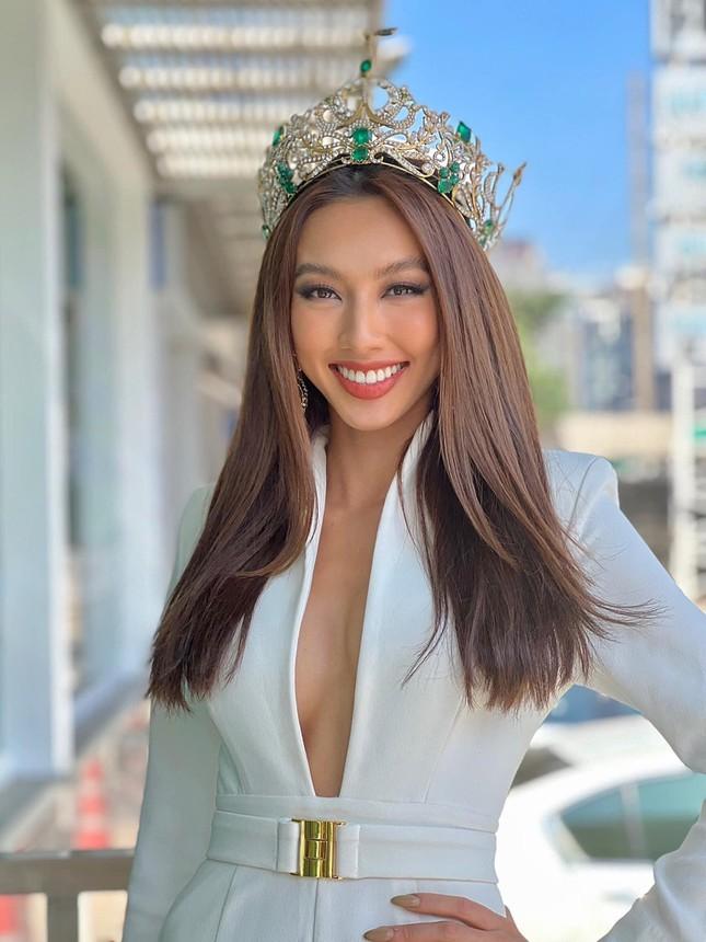 Miss Grand Thùy Tiên thừa nhận đã dao kéo vì cười hở lợi-9