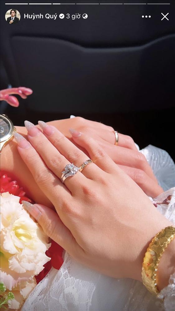 Một chàng trai bất ngờ đính hôn, loạt sao Việt tưng bừng chúc-5