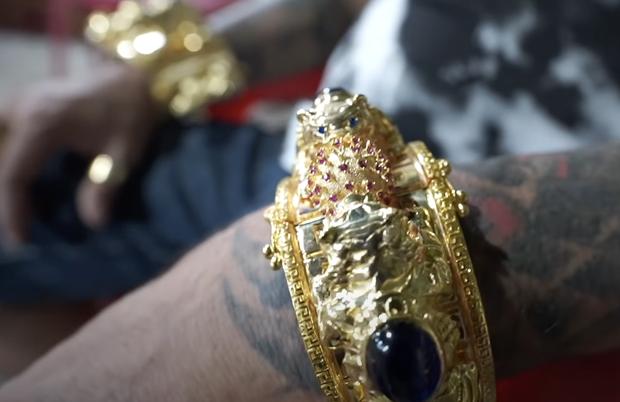 Tranh cãi dữ dội chủ tiệm ốc đeo 116 cây vàng giá 7 tỷ-3