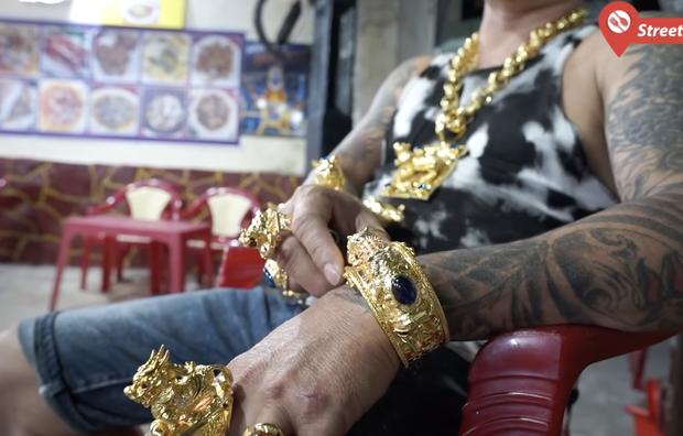 Tranh cãi dữ dội chủ tiệm ốc đeo 116 cây vàng giá 7 tỷ-4