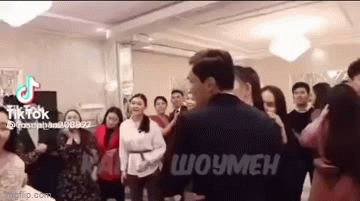 Sự thật ngã ngửa vụ cô dâu hôn MC trả thù chú rể ôm tình cũ-2