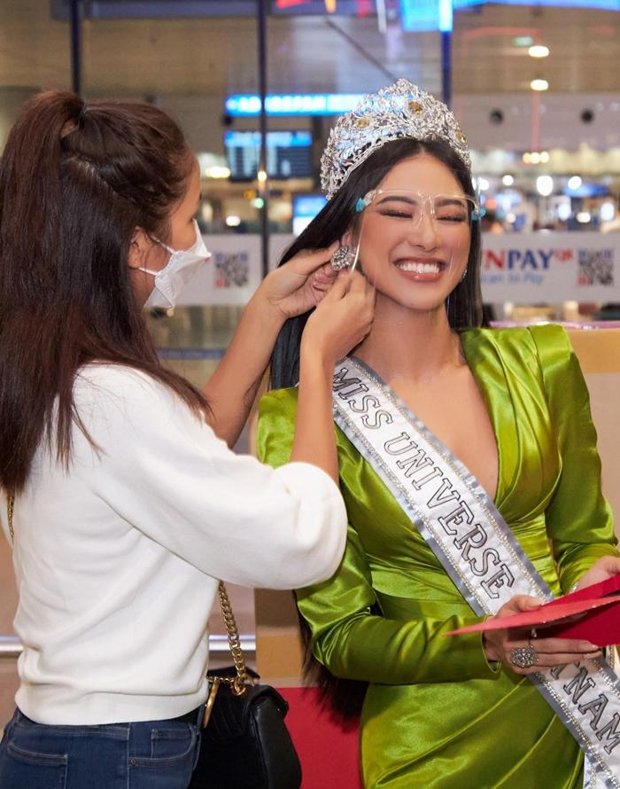 Như vậy là chung kết Miss Universe 2021 đã khép lại với vương miện danh giá dành cho đại diện Ấn Độ - Harnaaz Sandhu. Kim Duyên - đại diện Việt Nam dừng chân ở Top 16.