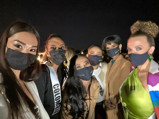 Hội chị em được Kim Duyên đãi khô gà lá chanh lọt top 16 gần hết-6