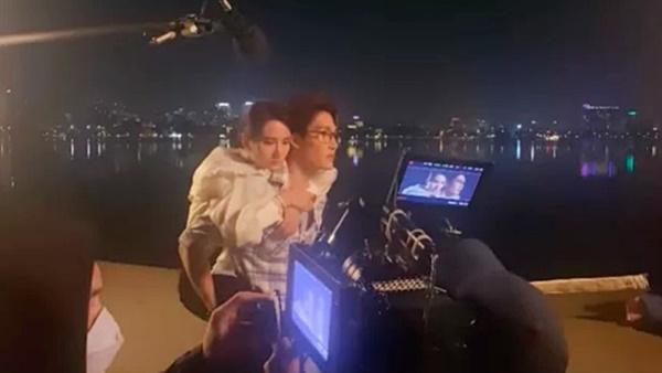 Lâm Bảo Châu rời xa Lệ Quyên, làm tình địch đi cưa cẩm gái trẻ-5