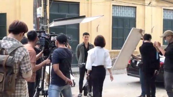 Lâm Bảo Châu rời xa Lệ Quyên, làm tình địch đi cưa cẩm gái trẻ-7