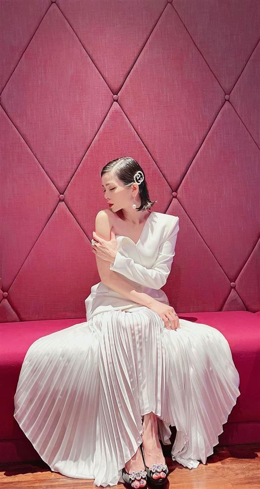 Lệ Quyên giàu sụ mà vẫn chăm mặc lại đồ cũ từ Âu sang Mỹ-8