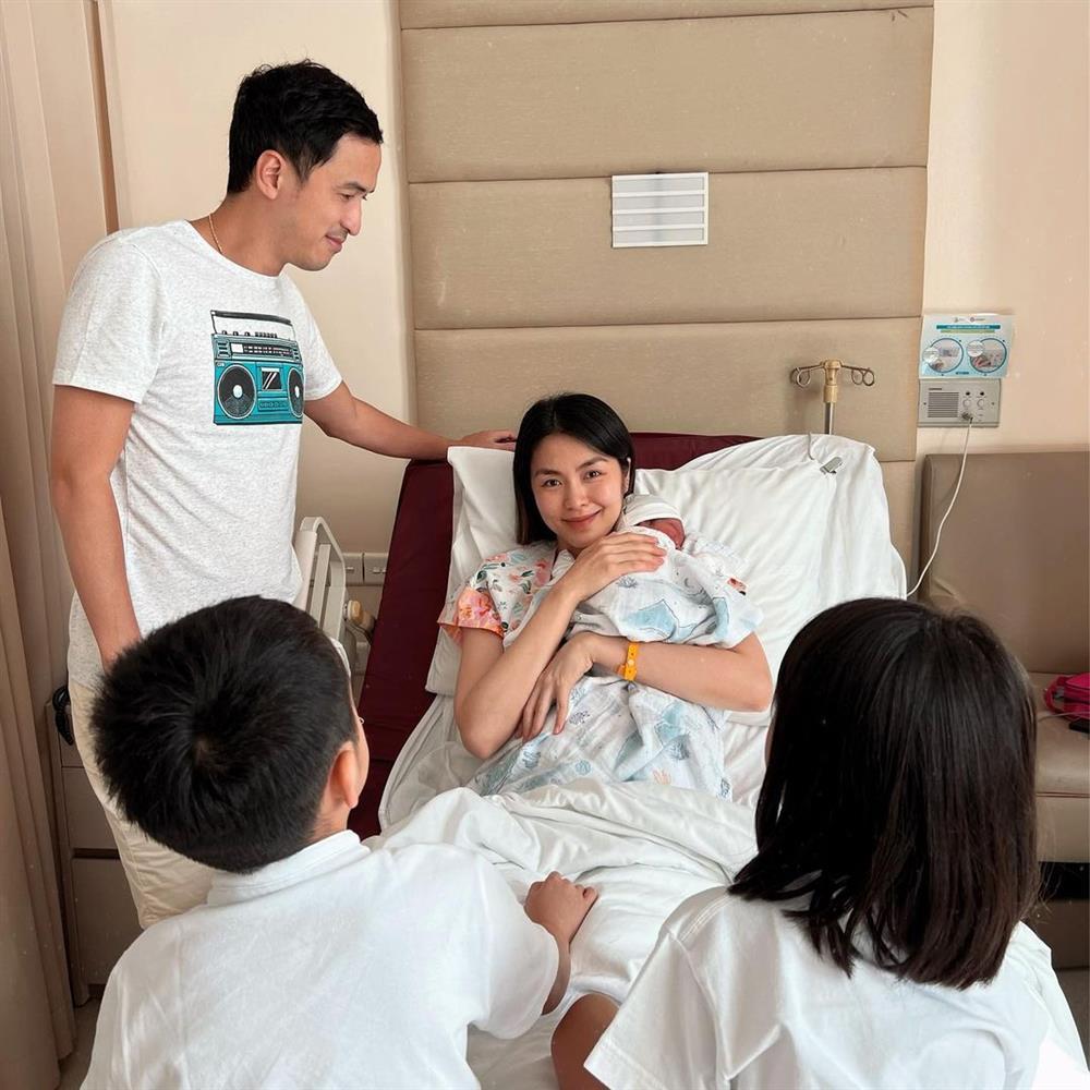 6 năm sòn sòn 3 bé, Tăng Thanh Hà nhập hội mẹ đông con-1