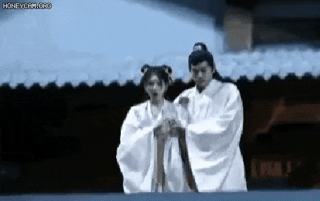 Những cảnh quay phi logic đến hề hước của phim Trung-2