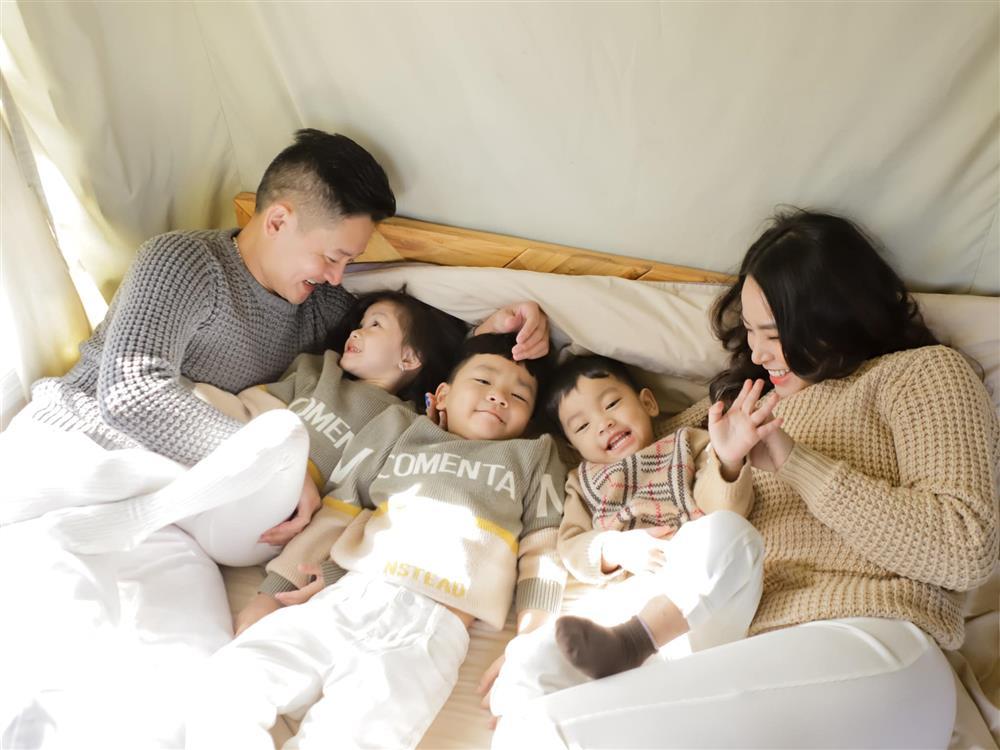 6 năm sòn sòn 3 bé, Tăng Thanh Hà nhập hội mẹ đông con-10