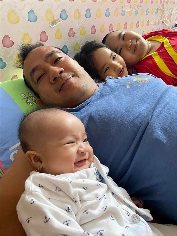 6 năm sòn sòn 3 bé, Tăng Thanh Hà nhập hội mẹ đông con-17