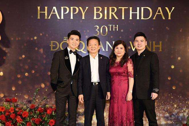 Con trai bầu Hiển phát ngôn chuẩn người học rộng, tài cao-1