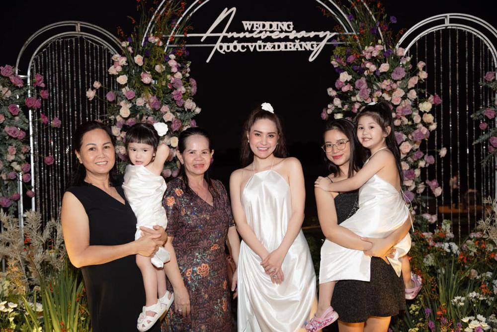 3 bà vú lên đồ sang xịn mịn dự tiệc trăm triệu của Đoàn Di Băng-5