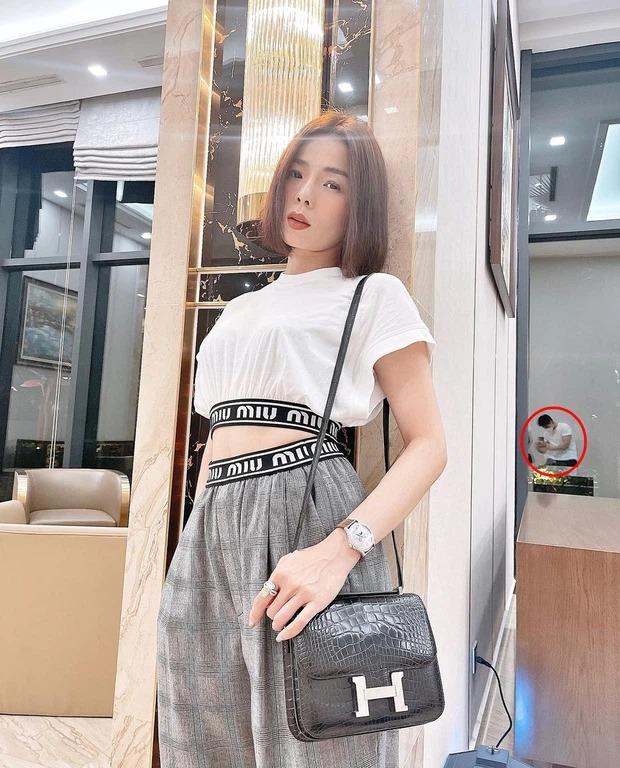 Phi công trẻ đi vắng, Lệ Quyên loay hoay chụp hình mà mỏi thay!-6